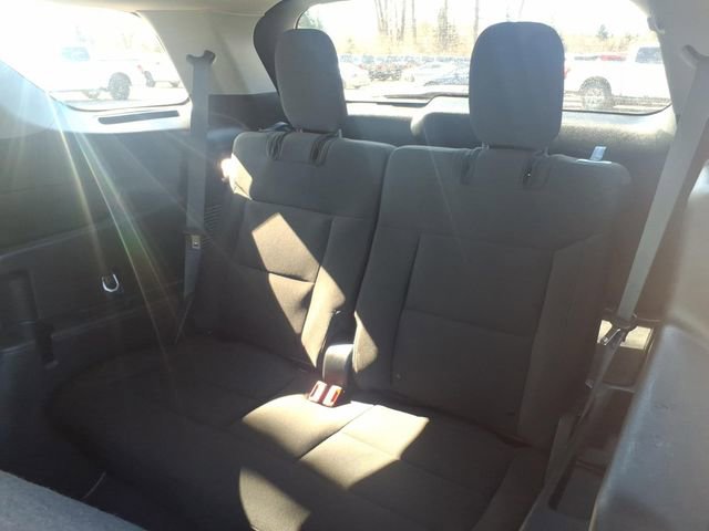 Used 2024 Ford Explorer XLT image 13