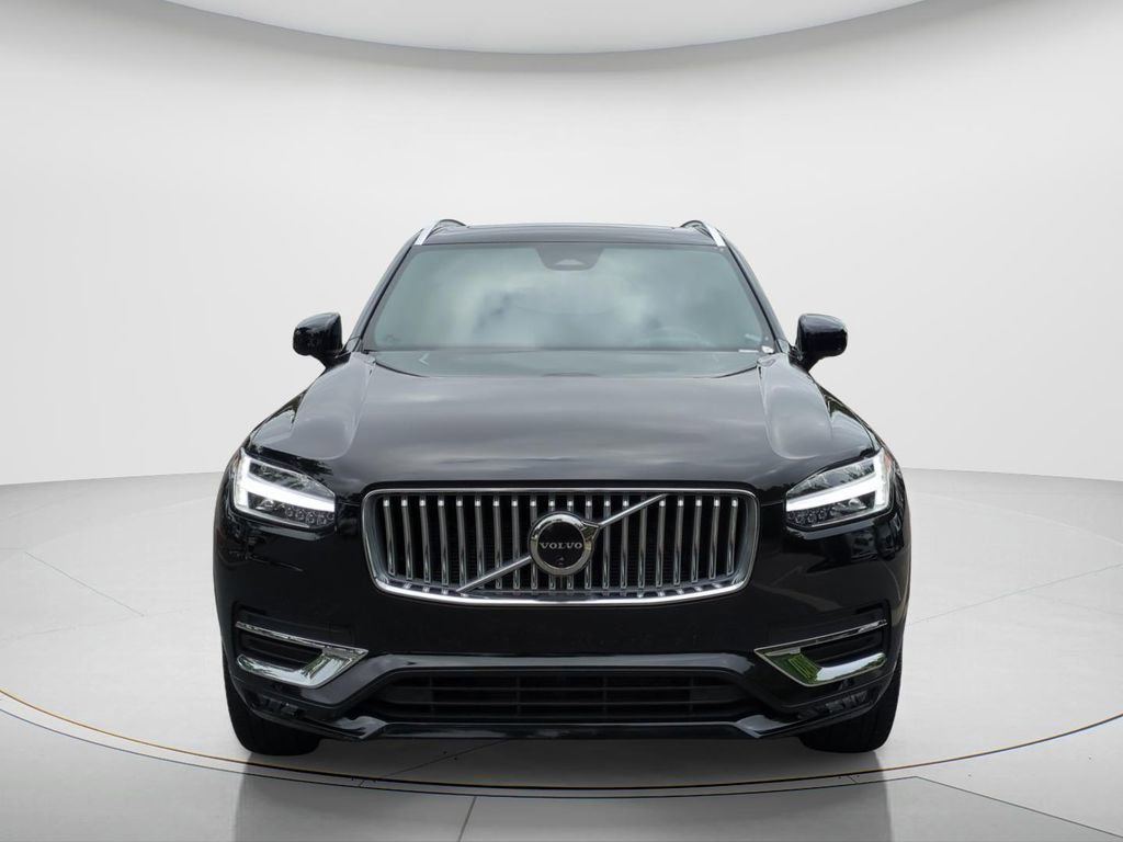 Used 2024 Volvo XC90 B6 Ultimate w/ Protection Package Premier AWD/4WD image 2
