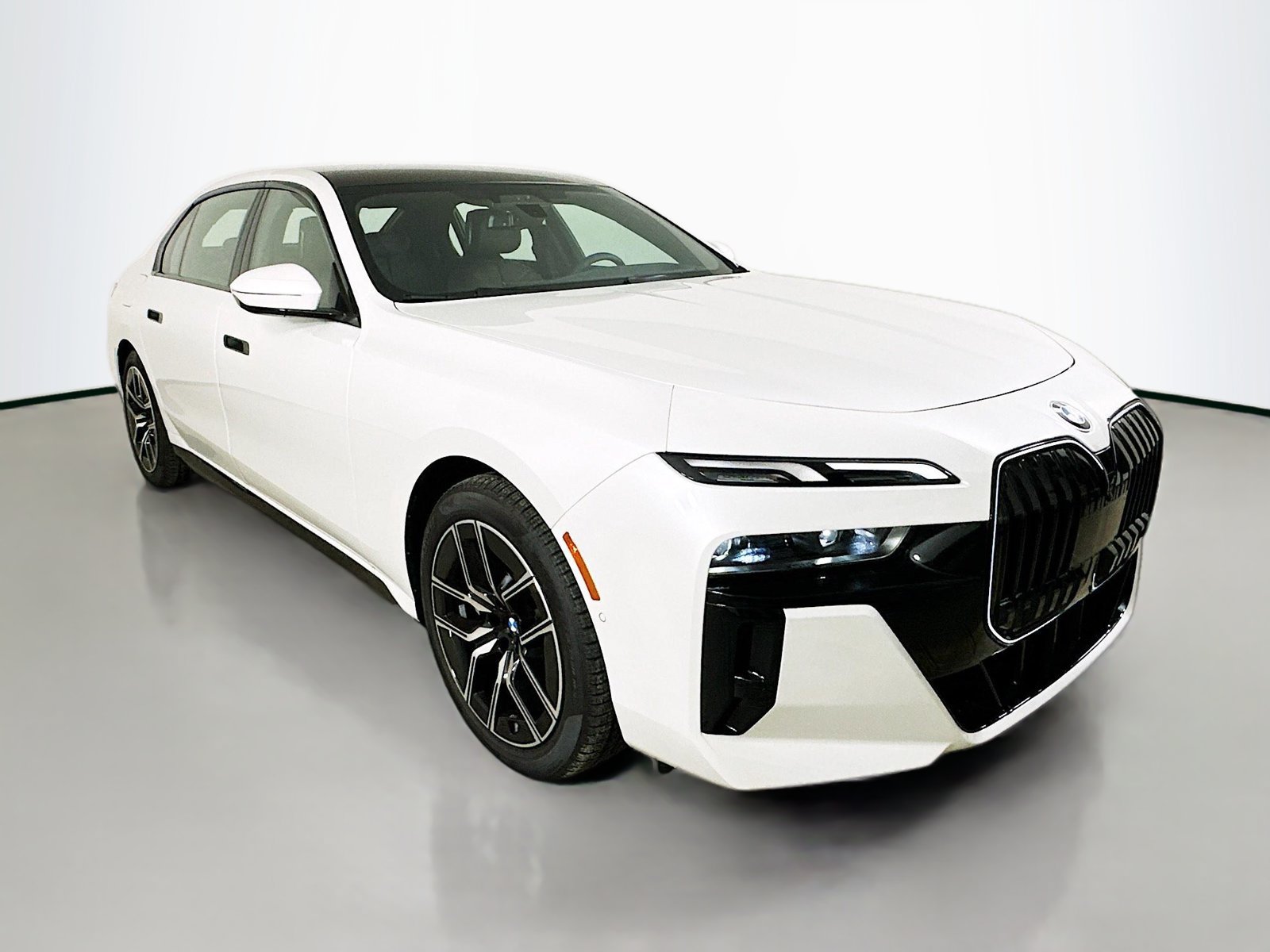 New 2026 BMW 760i xDrive AWD/4WD image 3