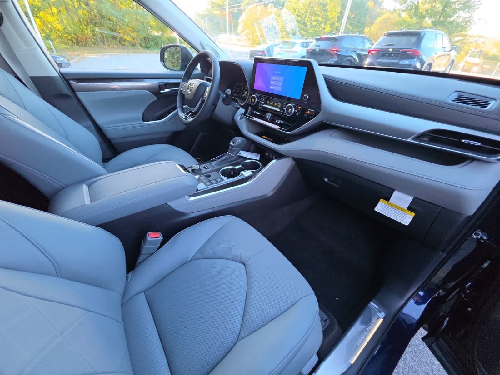 New 2026 Toyota Highlander Platinum AWD/4WD image 22