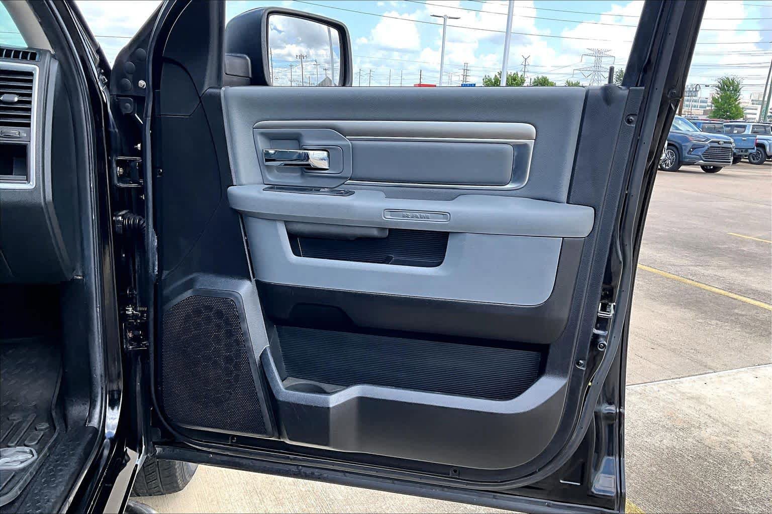 Used 2015 RAM 1500 Classic SLT image 21