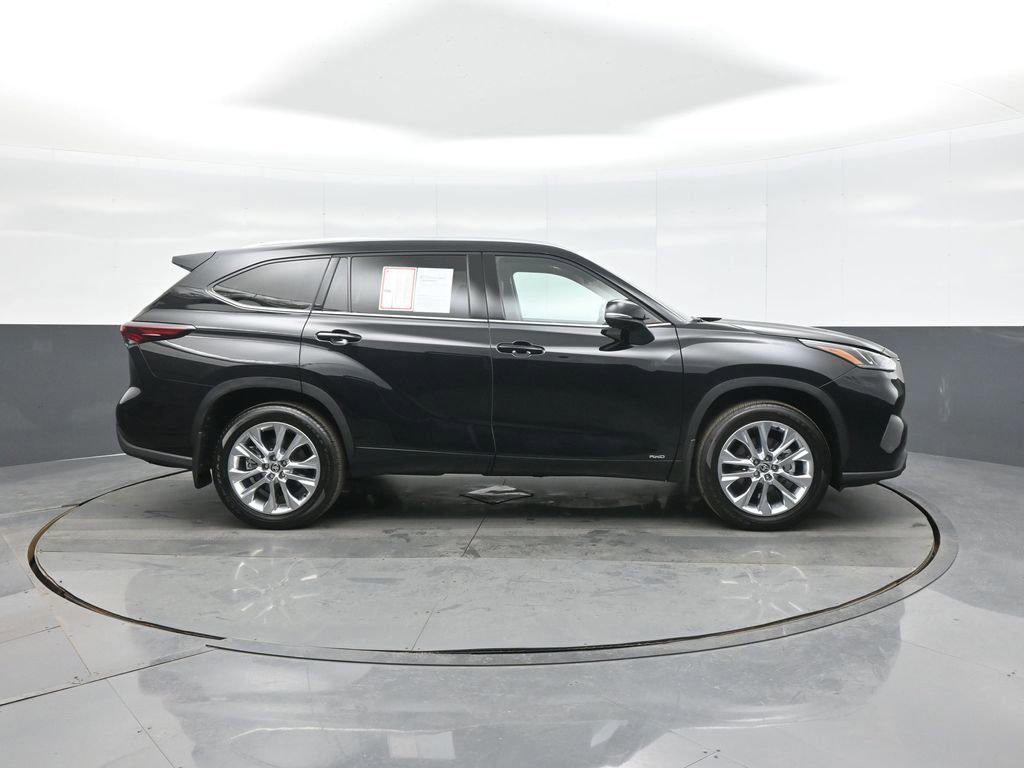Used 2025 Toyota Highlander Limited image 10