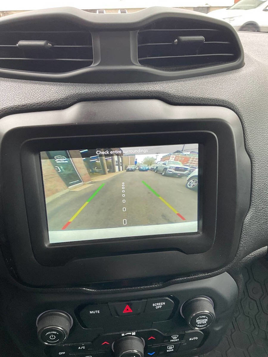 Used 2018 Jeep Renegade Altitude image 13