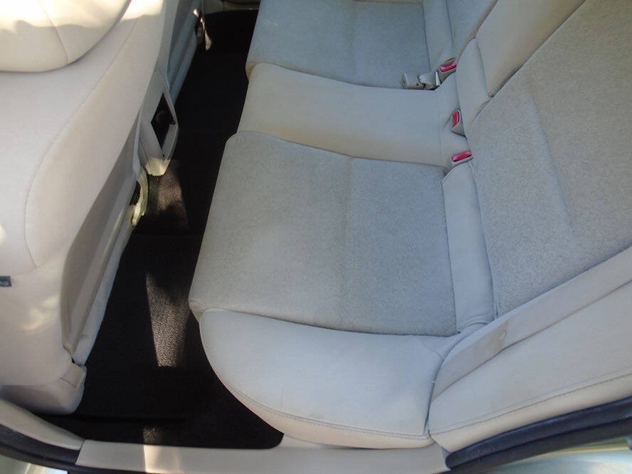 Used 2009 Subaru Legacy 2.5i Special Edition AWD/4WD image 11