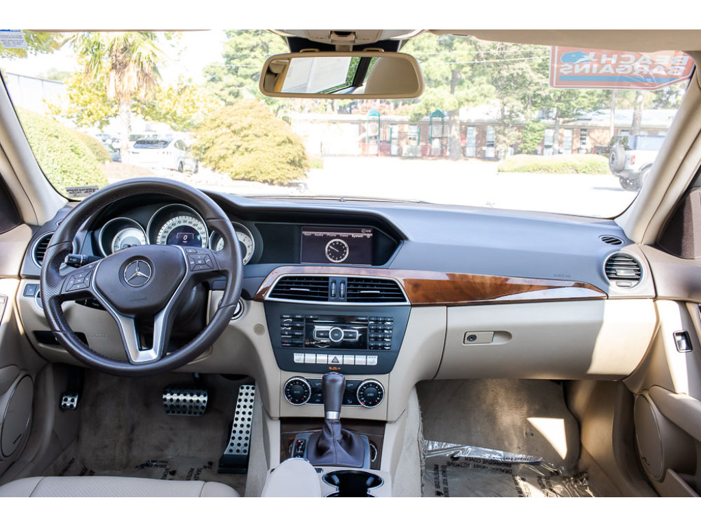 Used 2013 Mercedes-Benz C 250 Sedan image 11