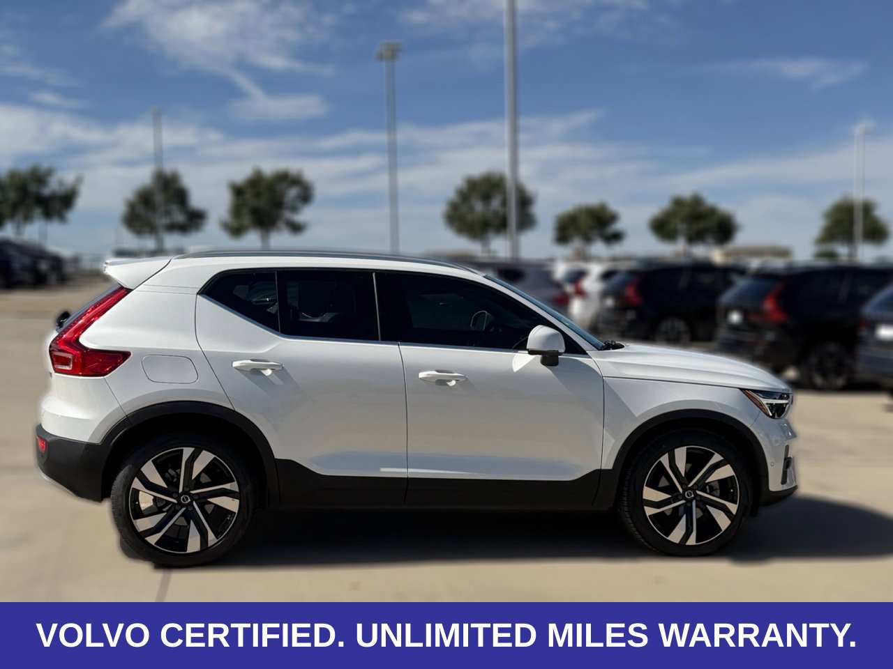 Certified 2024 Volvo XC40 B5 Ultimate w/ Protection Package Premier AWD/4WD image 14