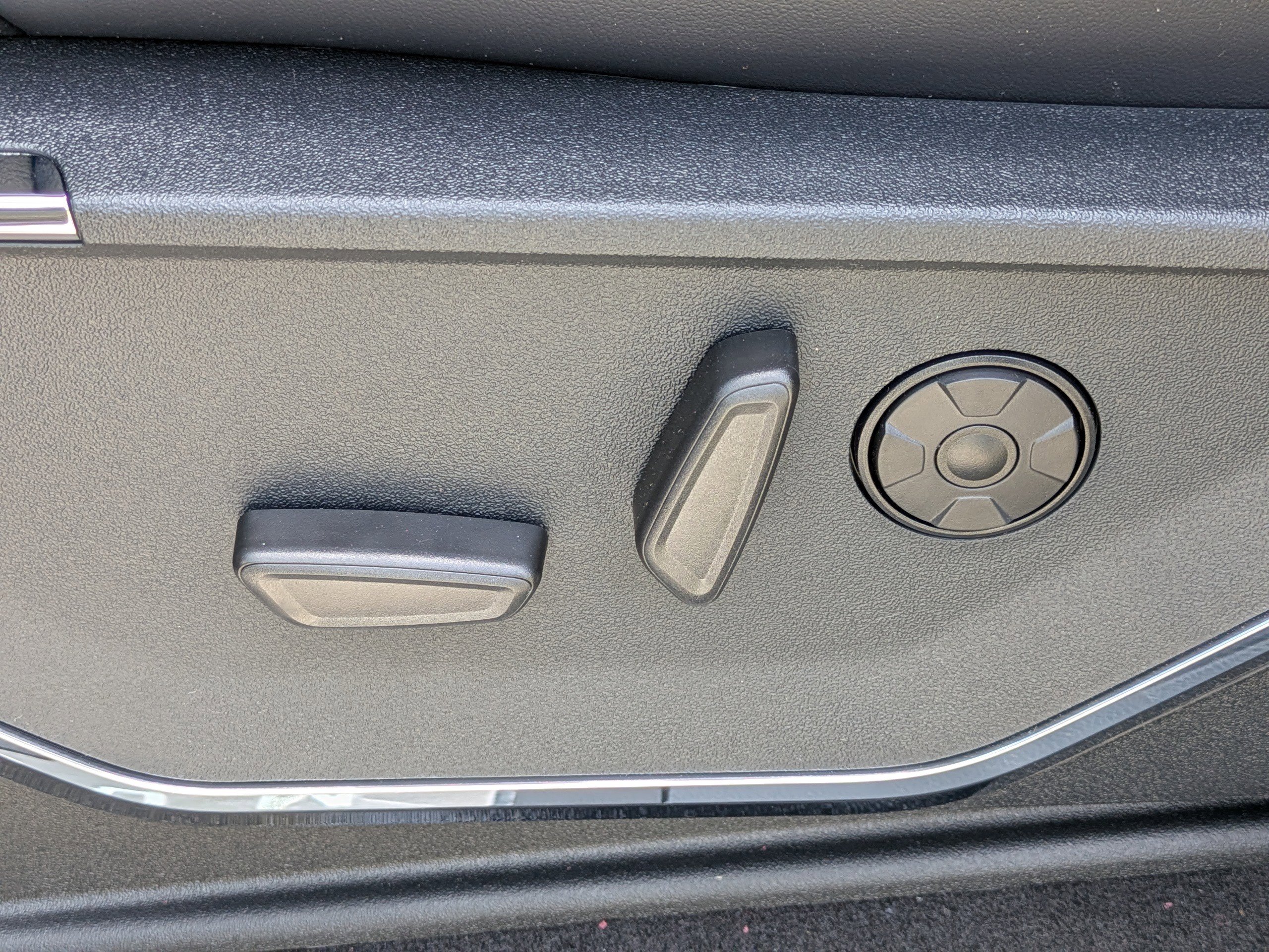 New 2025 Ford F350 Platinum w/ FX4 Off-Road Package image 19