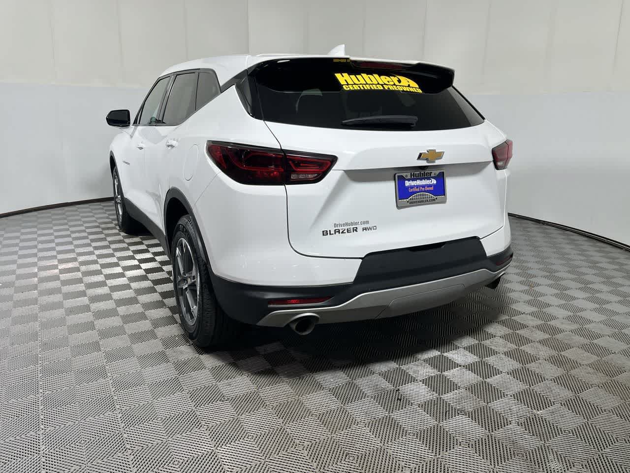 Used 2022 Chevrolet Equinox Premier w/ LPO, Floor Liner Package AWD/4WD image 6