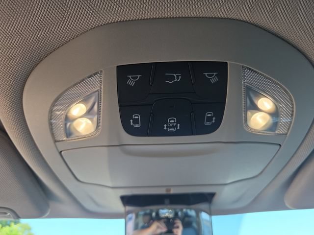 Used 2024 Chrysler Pacifica Touring-L FWD image 26