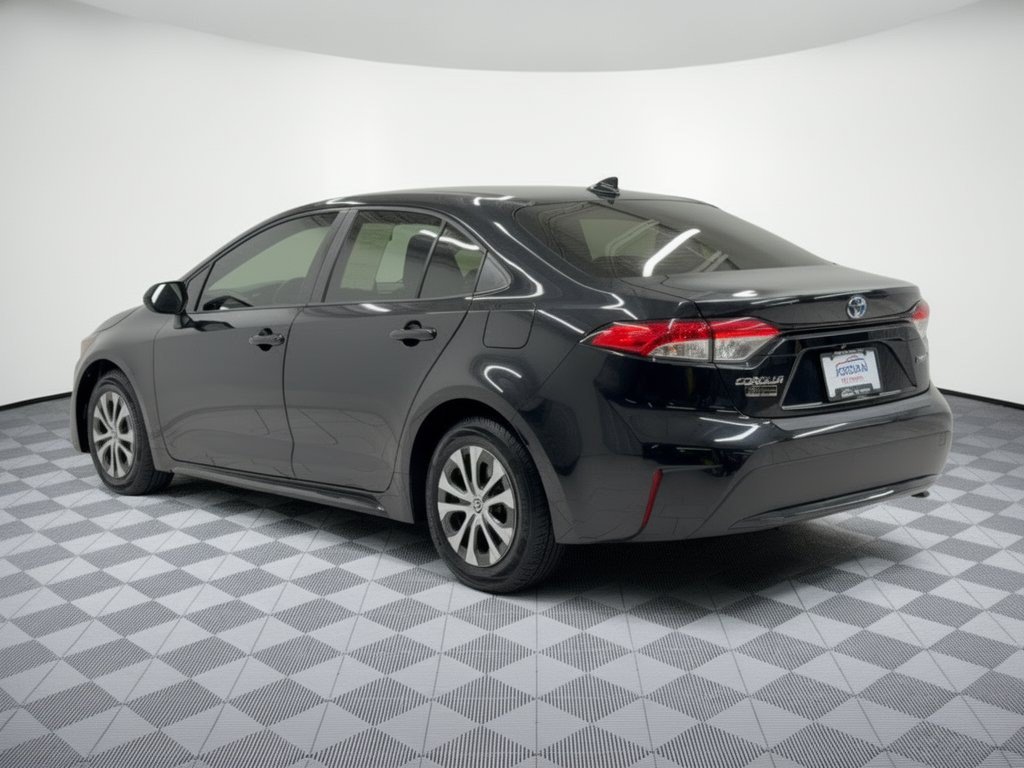 Used 2022 Toyota Corolla LE FWD image 3