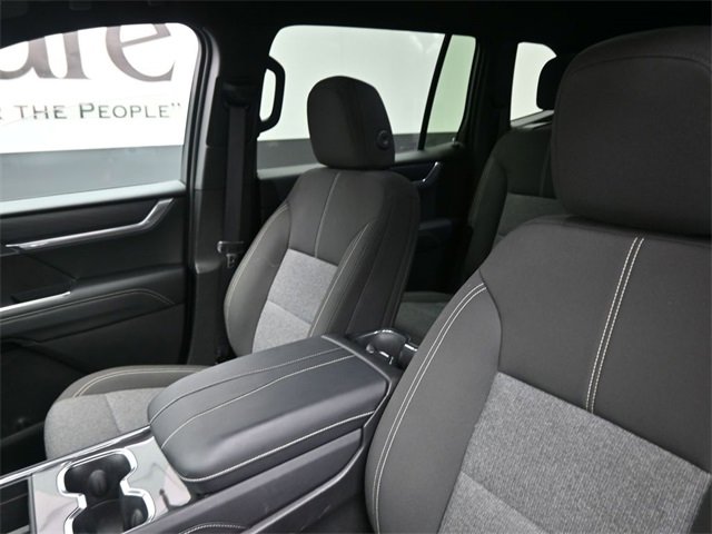 Used 2025 GMC Acadia Elevation image 16