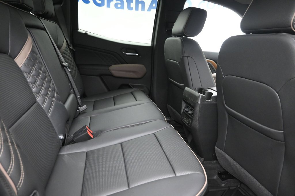 New 2026 GMC Canyon Denali AWD/4WD image 10