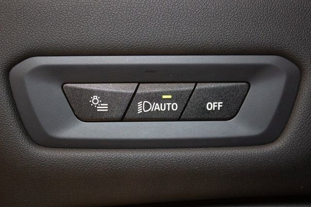 Used 2025 BMW X5 xDrive50e image 35