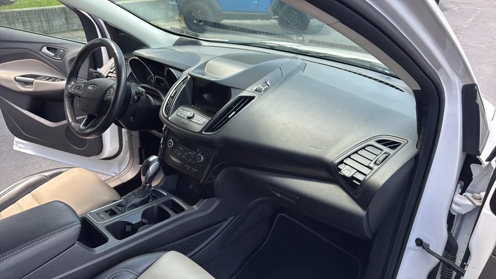 Used 2019 Ford Escape SEL AWD/4WD image 13