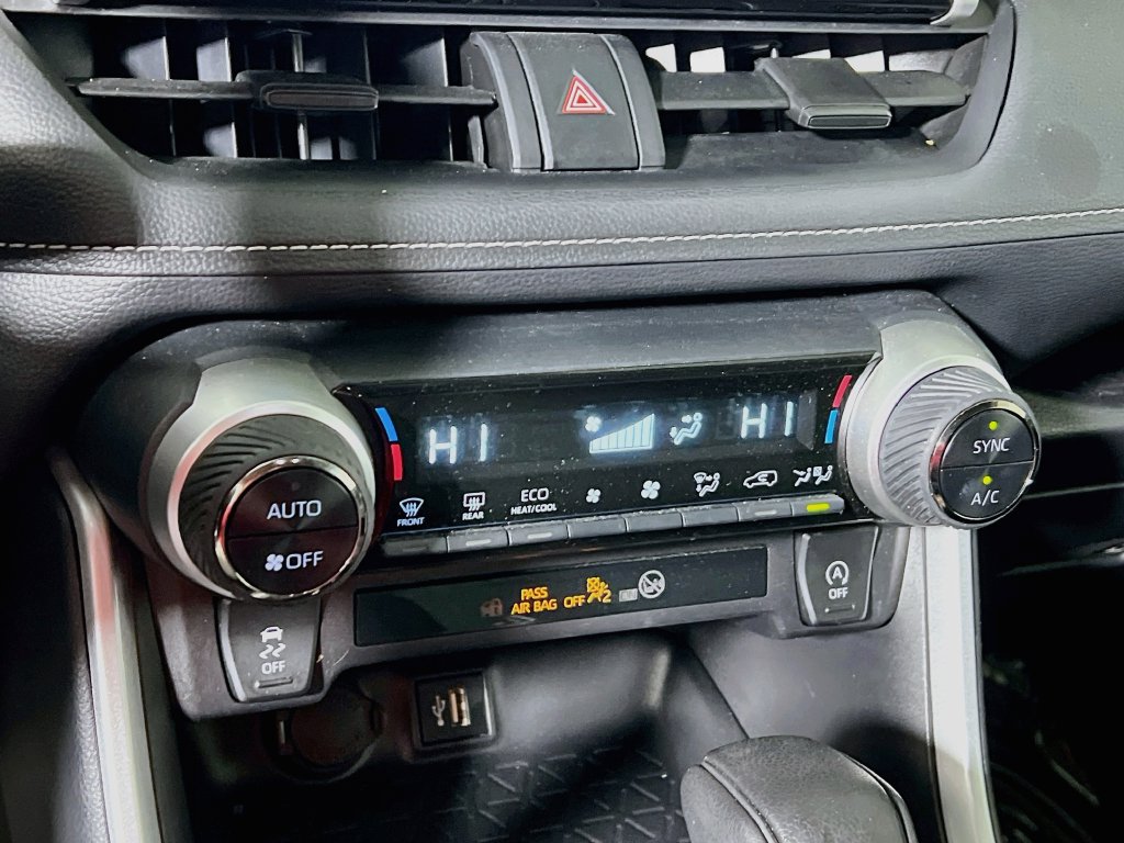 Certified 2025 Toyota RAV4 XLE AWD/4WD image 14