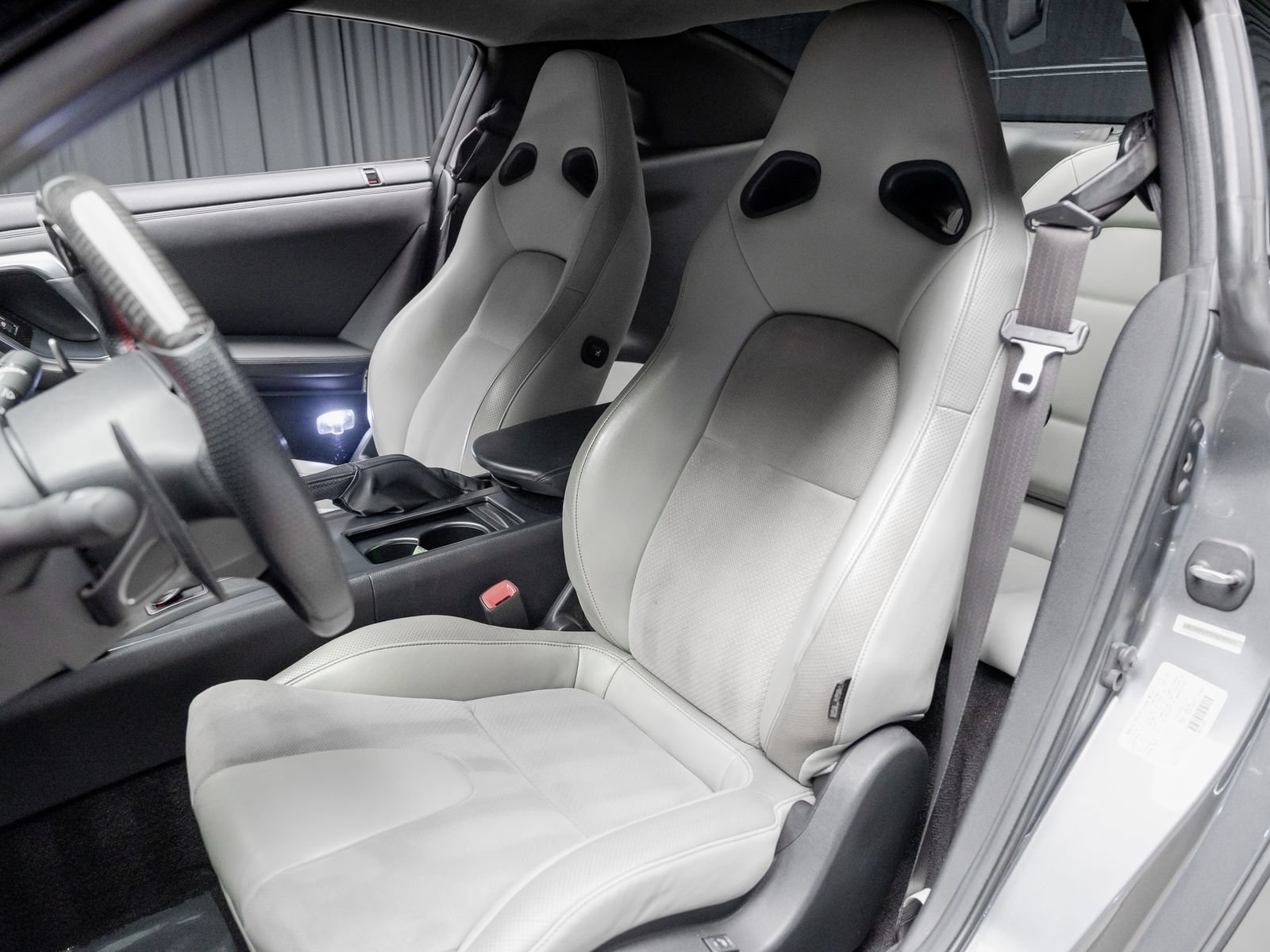 Used 2009 Nissan GT-R Premium AWD/4WD image 43