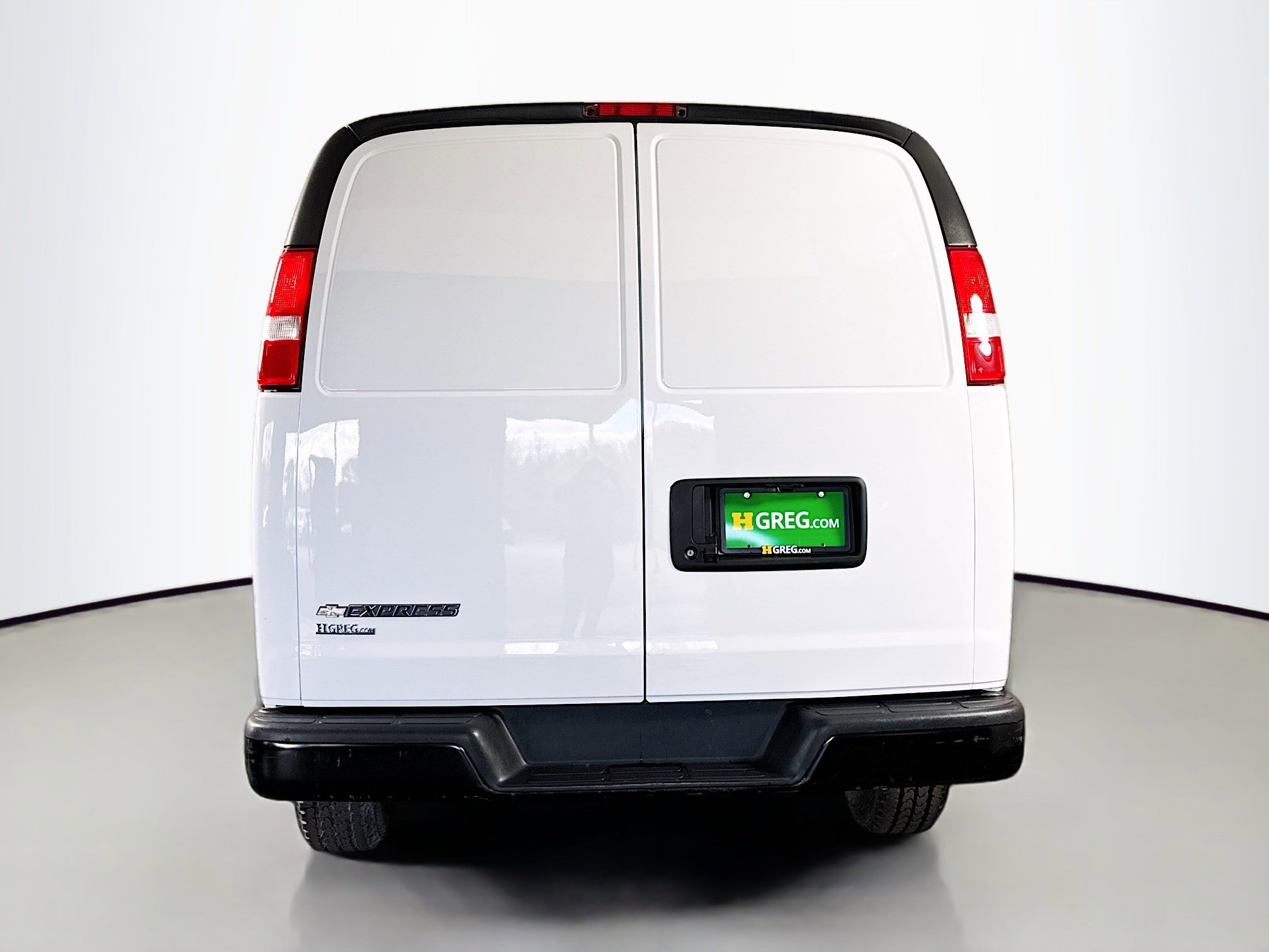 Used 2022 Chevrolet Express 2500 image 8