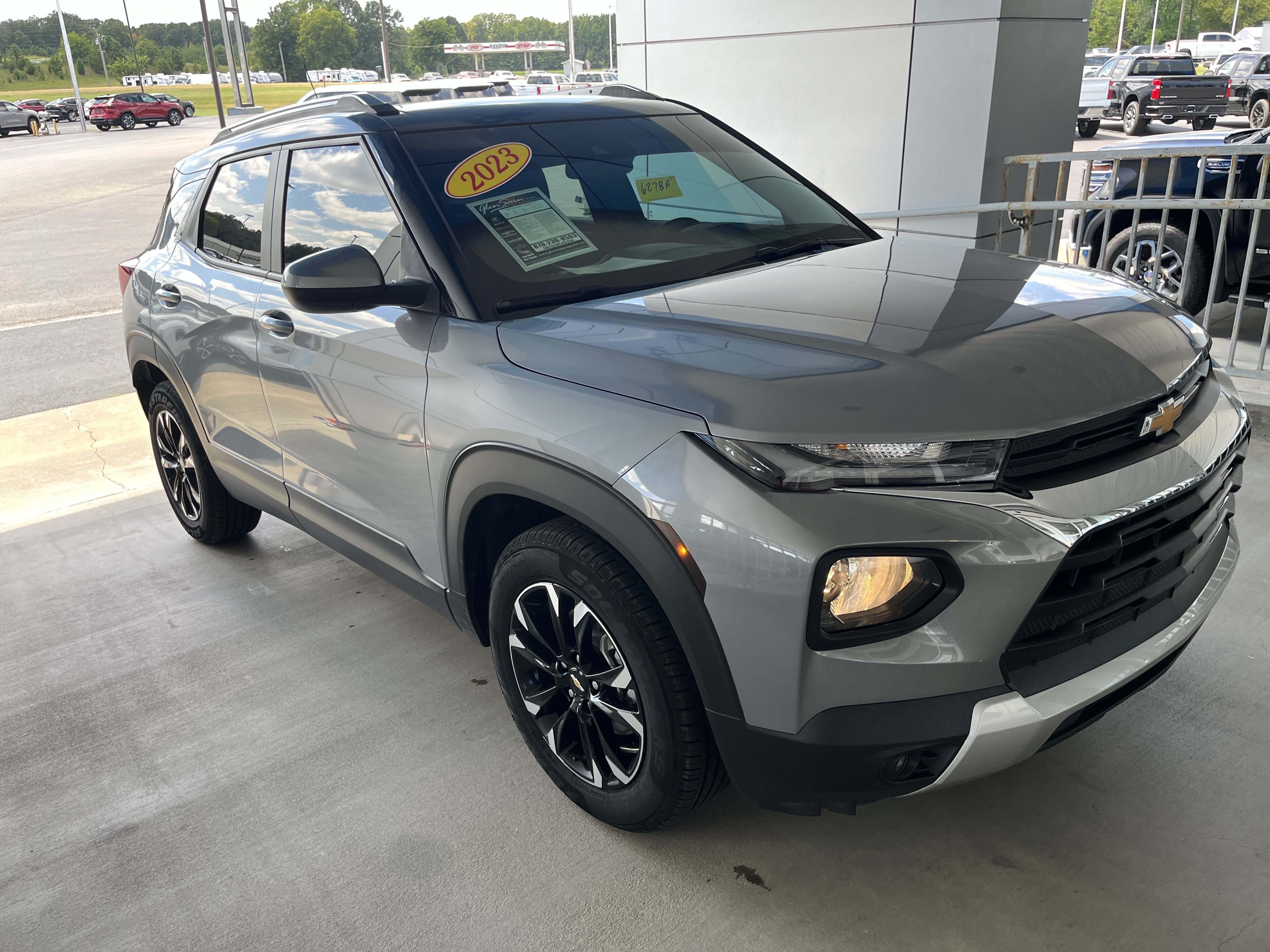 Used 2023 Chevrolet TrailBlazer LT FWD image 6