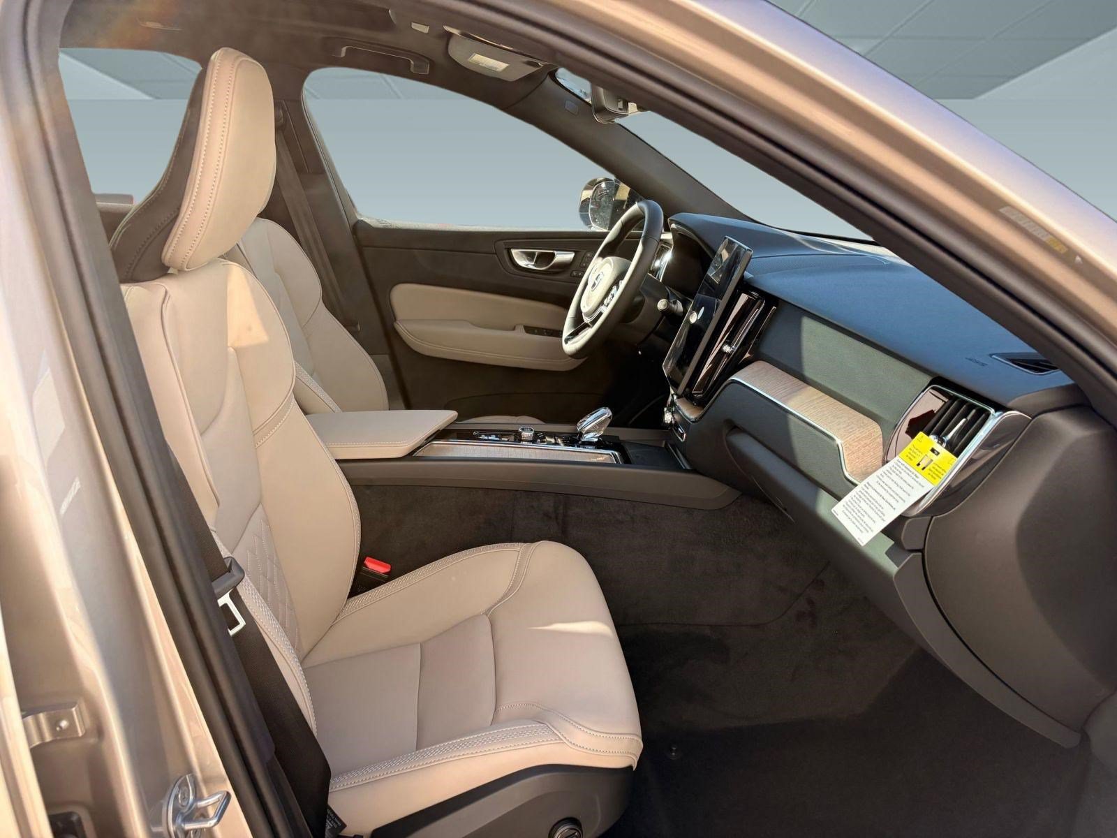 Used 2026 Volvo XC60 B5 Plus w/ Protection Package Premier AWD/4WD image 27