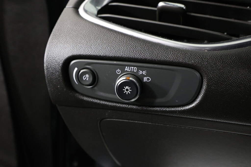 Used 2019 Chevrolet Malibu LT FWD image 32