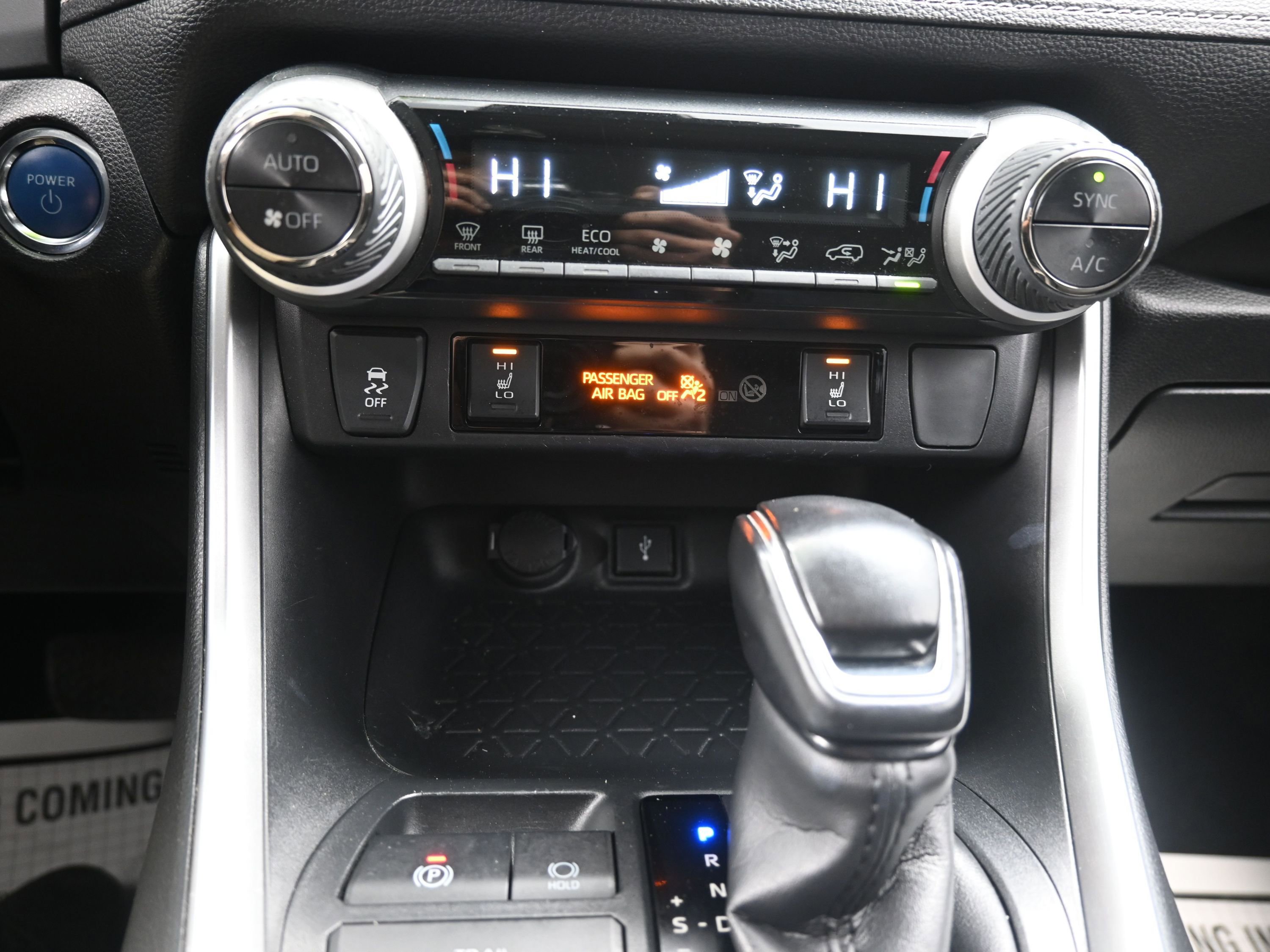 Used 2020 Toyota RAV4 XLE w/ Convenience Package image 23