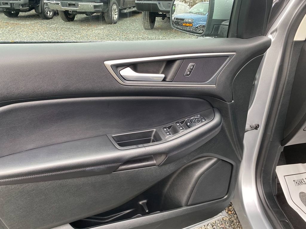 Used 2023 Ford Edge SEL image 11