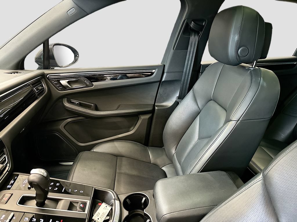 Certified 2022 Porsche Macan S AWD/4WD image 26