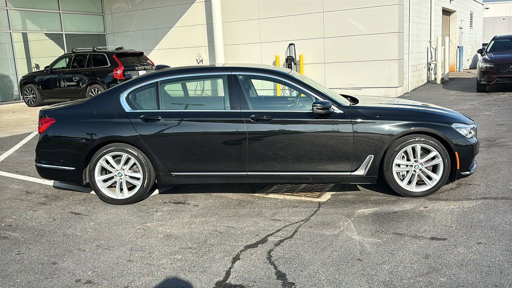 Used 2019 BMW 750i xDrive w/ Autobahn Package AWD/4WD image 29