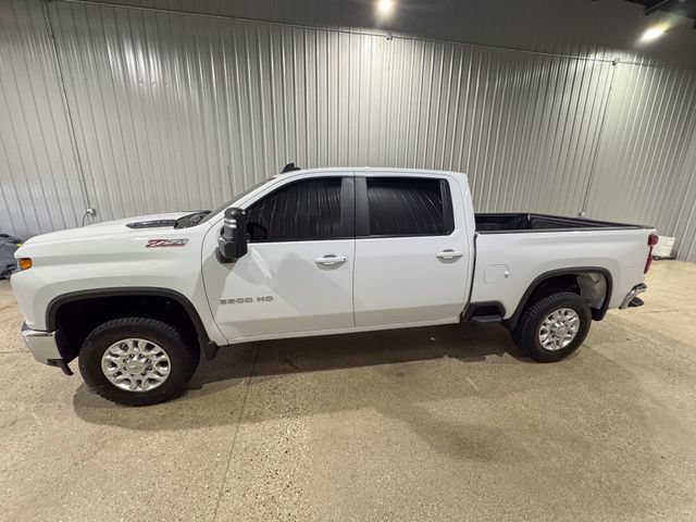 Used 2023 Chevrolet Silverado 2500 LT AWD/4WD image 2