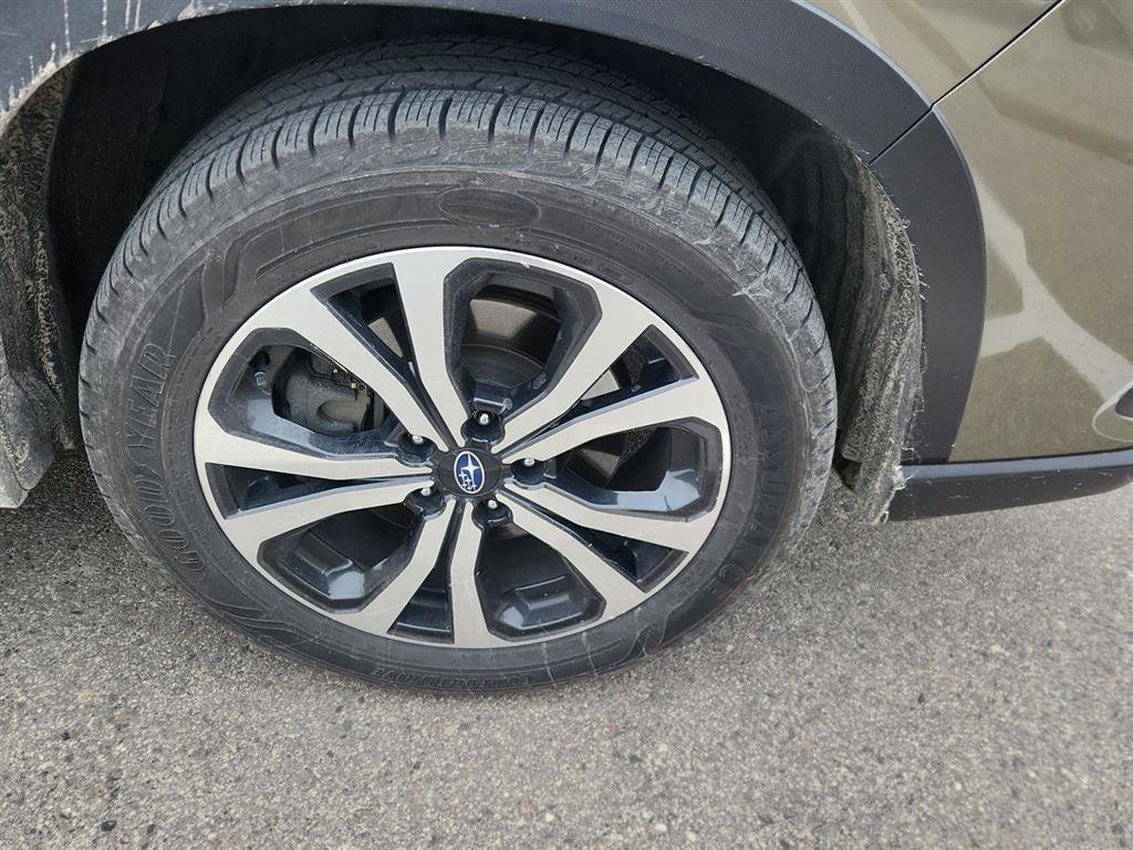 Used 2022 Subaru Forester Limited w/ Popular Package #3 image 2