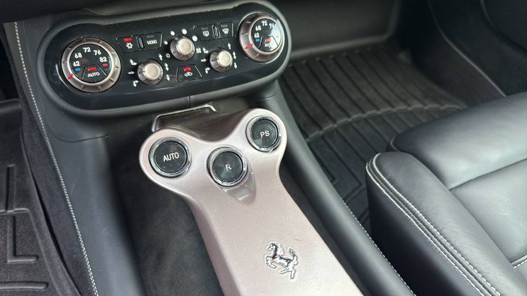 Used 2012 Ferrari California RWD image 44