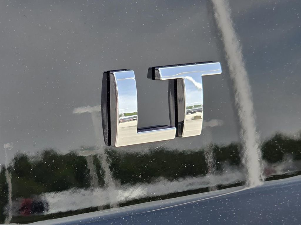 Used 2019 Chevrolet Suburban LT RWD image 33