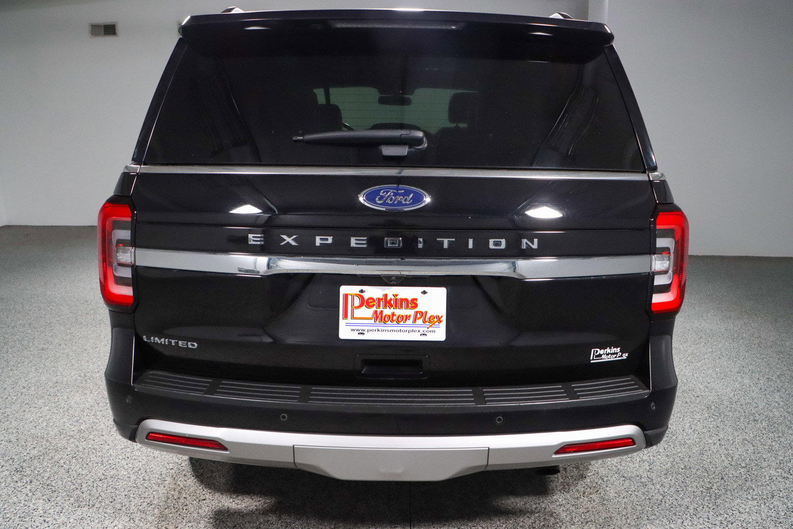 Used 2023 Ford Expedition Limited image 8
