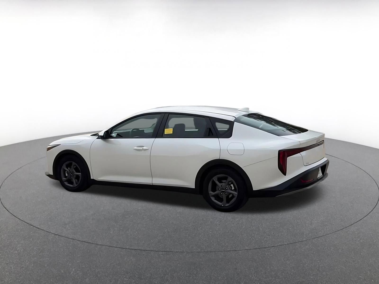 Used 2025 Kia K4 LXS image 9