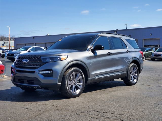 Used 2023 Ford Explorer XLT w/ Equipment Group 202A AWD/4WD image 35