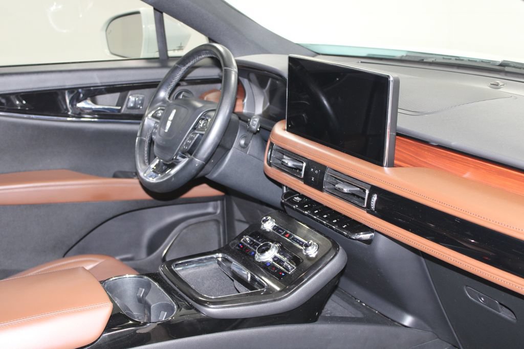 Used 2022 Lincoln Nautilus Reserve w/ Equipment Group 201A FWD image 30