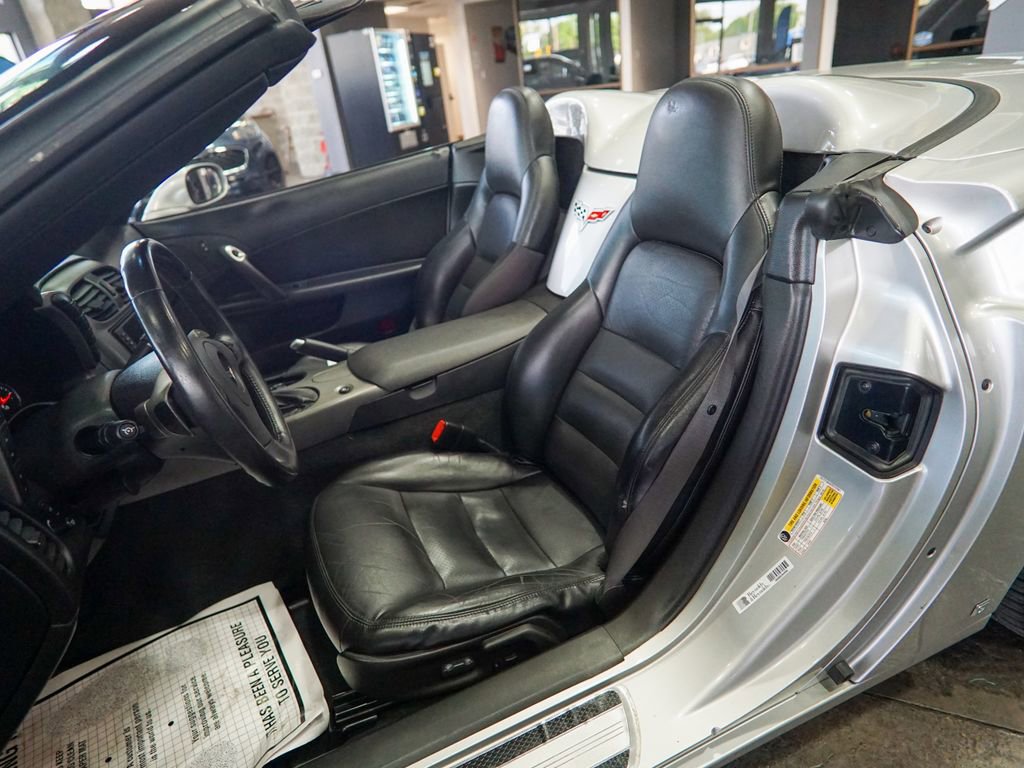 Used 2007 Chevrolet Corvette Convertible w/ Preferred Equipment Group image 11