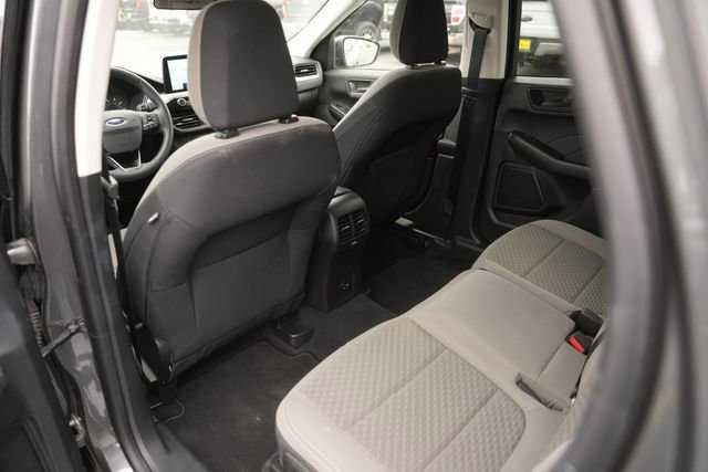 Used 2022 Ford Escape SE w/ SE Sport Appearance Package image 11