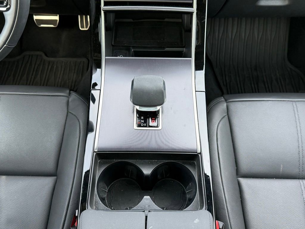 Certified 2026 Land Rover Range Rover Velar Dynamic SE AWD/4WD image 22