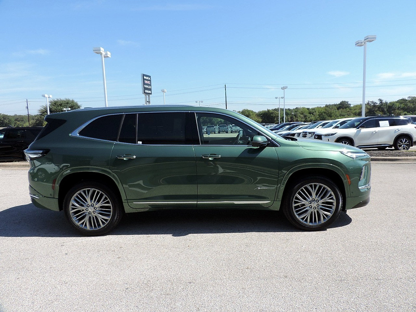 New 2027 Buick Enclave Avenir w/ LPO, Floor Liner Package AWD/4WD image 4