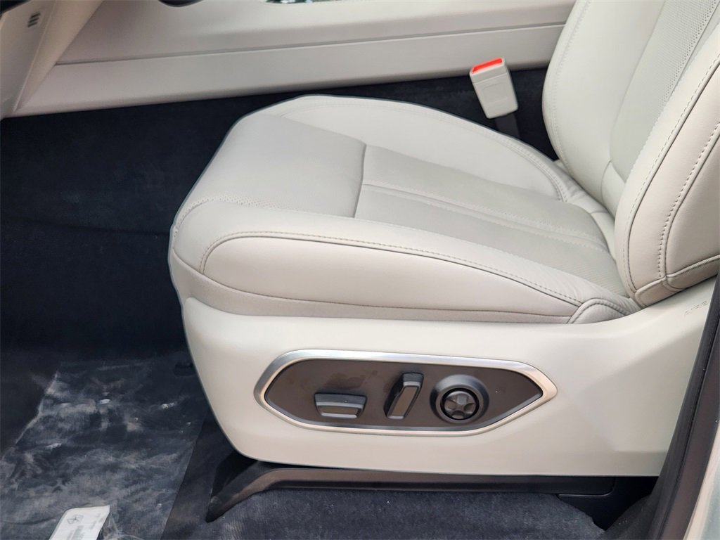 New 2025 Jeep Wagoneer Series III w/ Quick Order Package 25C Super image 16