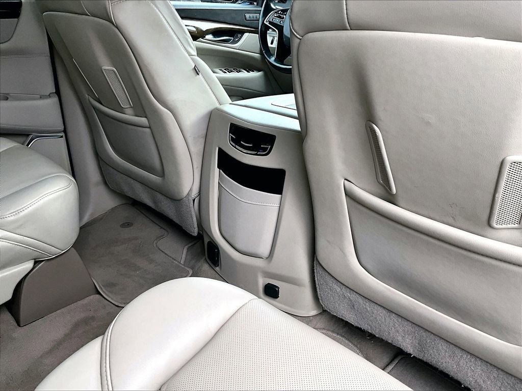 Certified 2020 Cadillac Escalade Luxury image 17