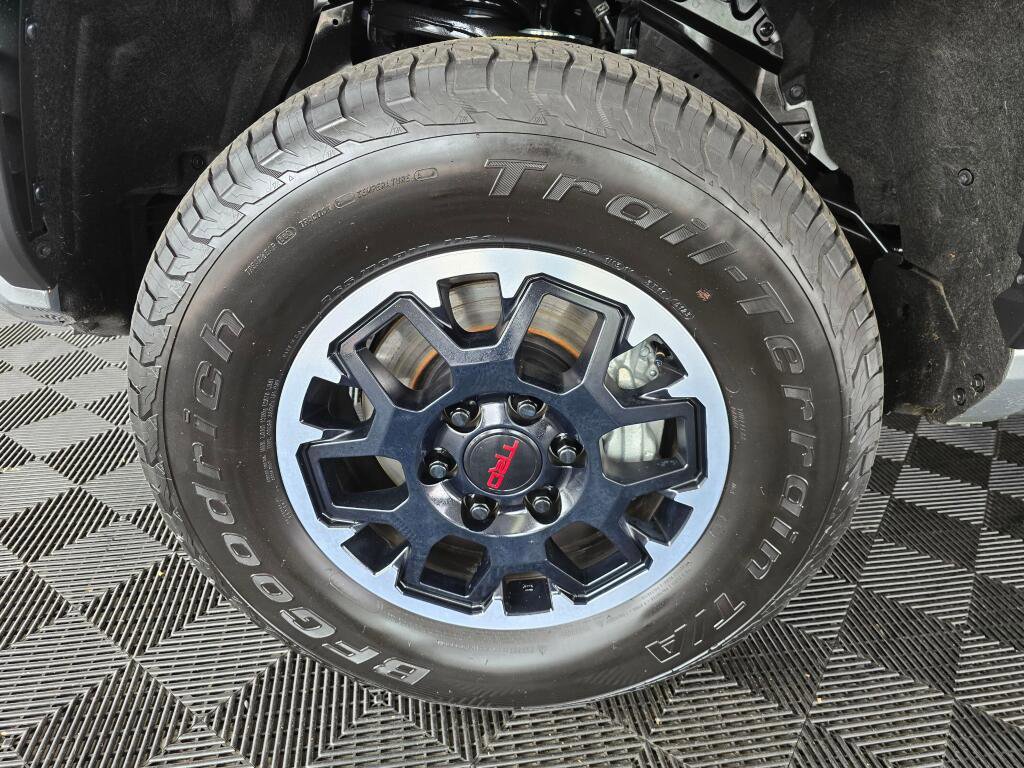Used 2024 Toyota Tacoma TRD Off-Road AWD/4WD image 11