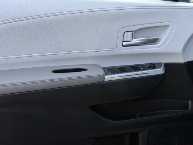Used 2025 Toyota Sienna XLE FWD image 26