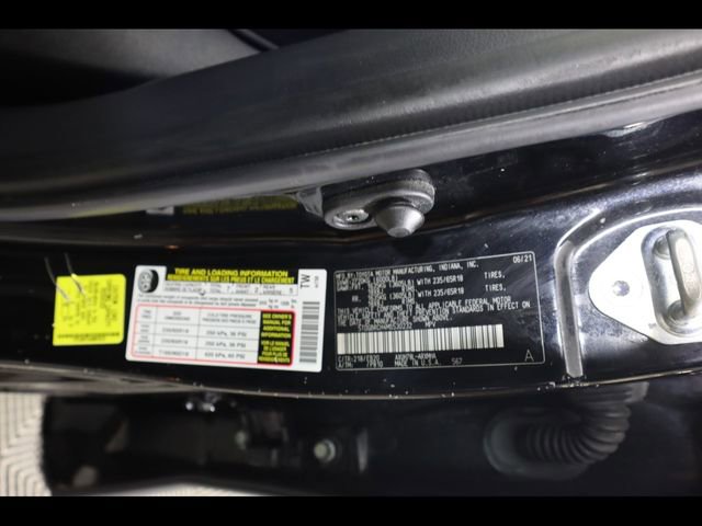 Used 2021 Toyota Highlander XLE image 28