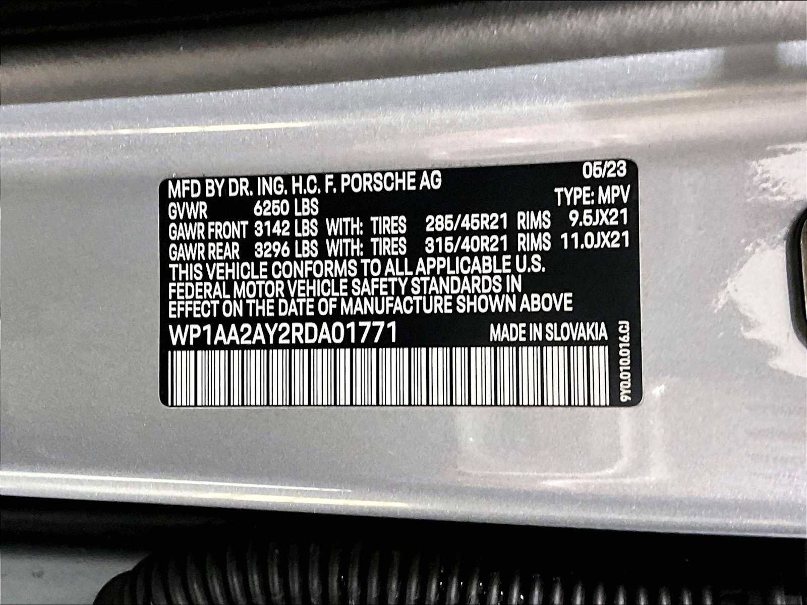 Used 2024 Porsche Cayenne image 36