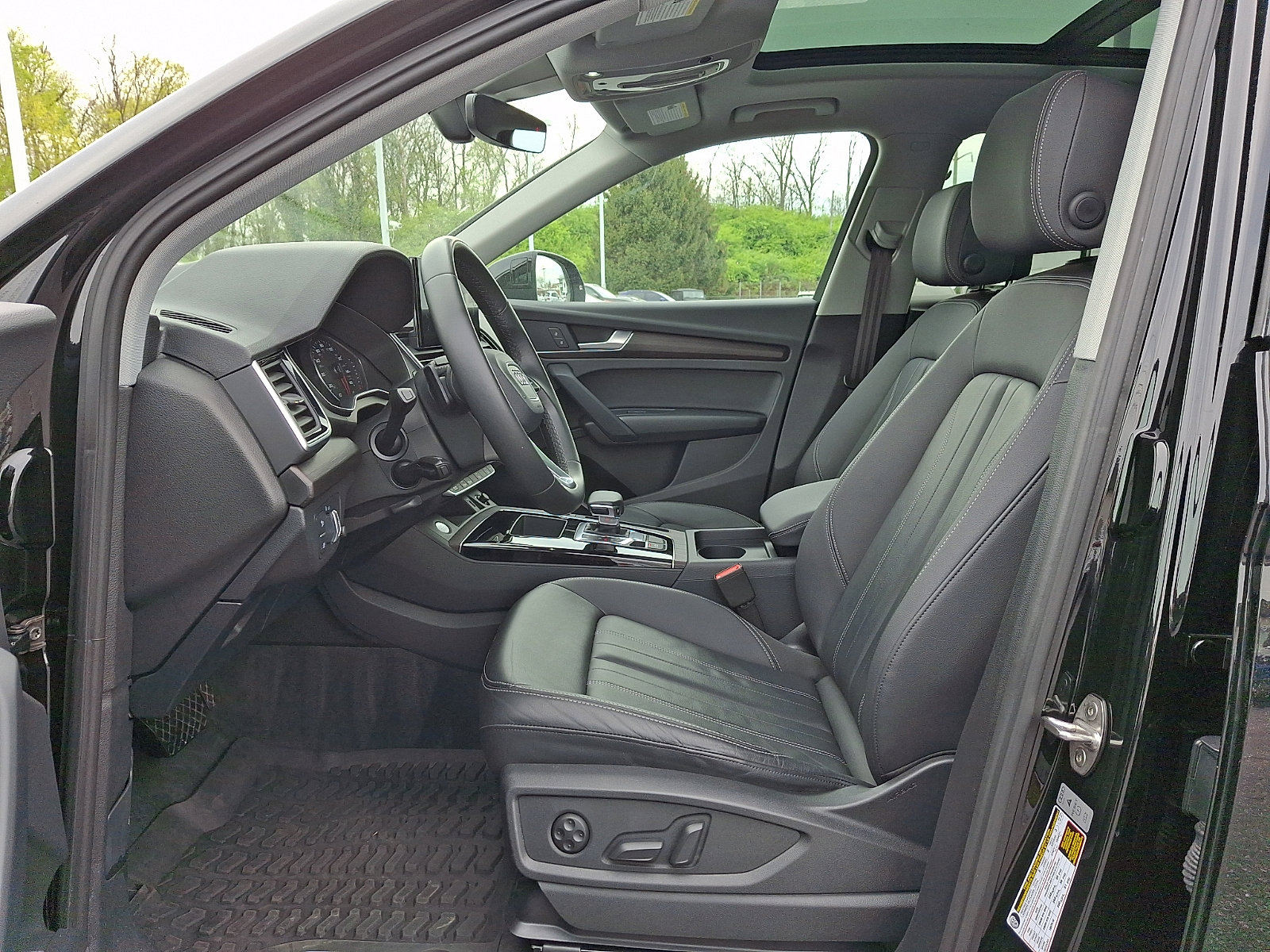 Used 2023 Audi Q5 2.0T Premium w/ Convenience Package AWD/4WD image 13