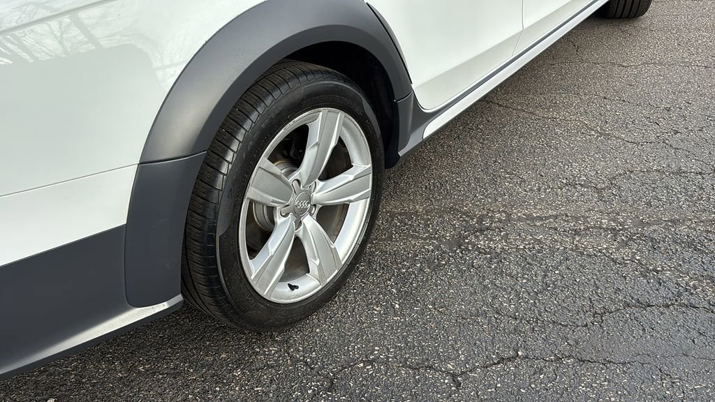 Used 2015 Audi A4 Premium Plus w/ Technology Package image 8