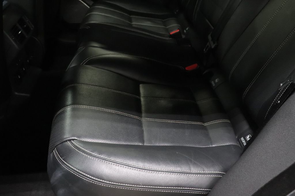 Used 2018 Land Rover Range Rover Velar S image 22