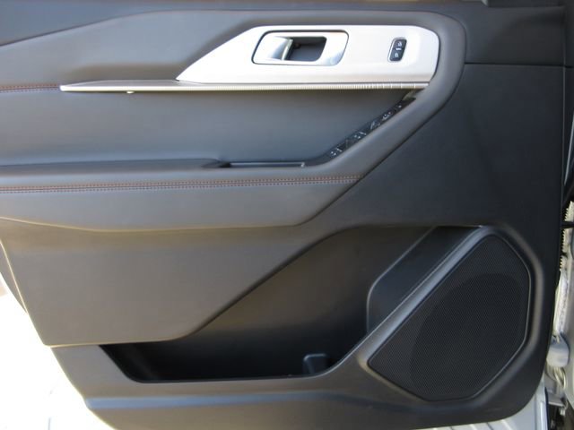 Certified 2025 Ford Explorer Active w/ Active Comfort Package image 9